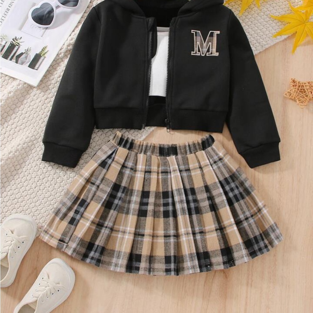 Girls 2 piece outfit.
